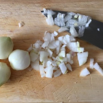玉ねぎのみじん切りとくし切りの方法をご紹介！