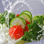 きゅうりなどの野菜を水にさらす理由とは？コツはあるの？